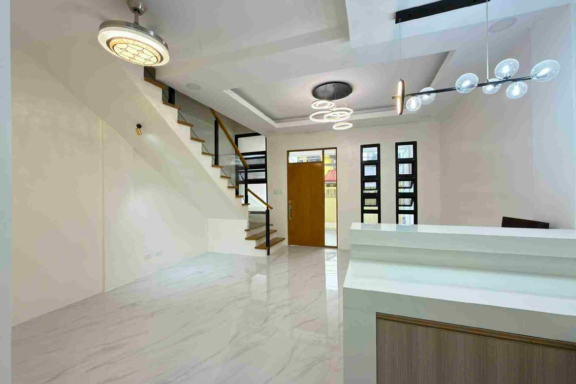 4 Bedroom Townhouse for Sale in San Isidro, Parañaque, Metro Manila