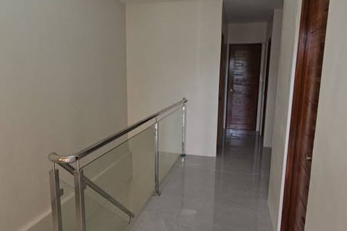 4 Bedroom Townhouse for Sale in San Isidro, Parañaque, Metro Manila – photo 4