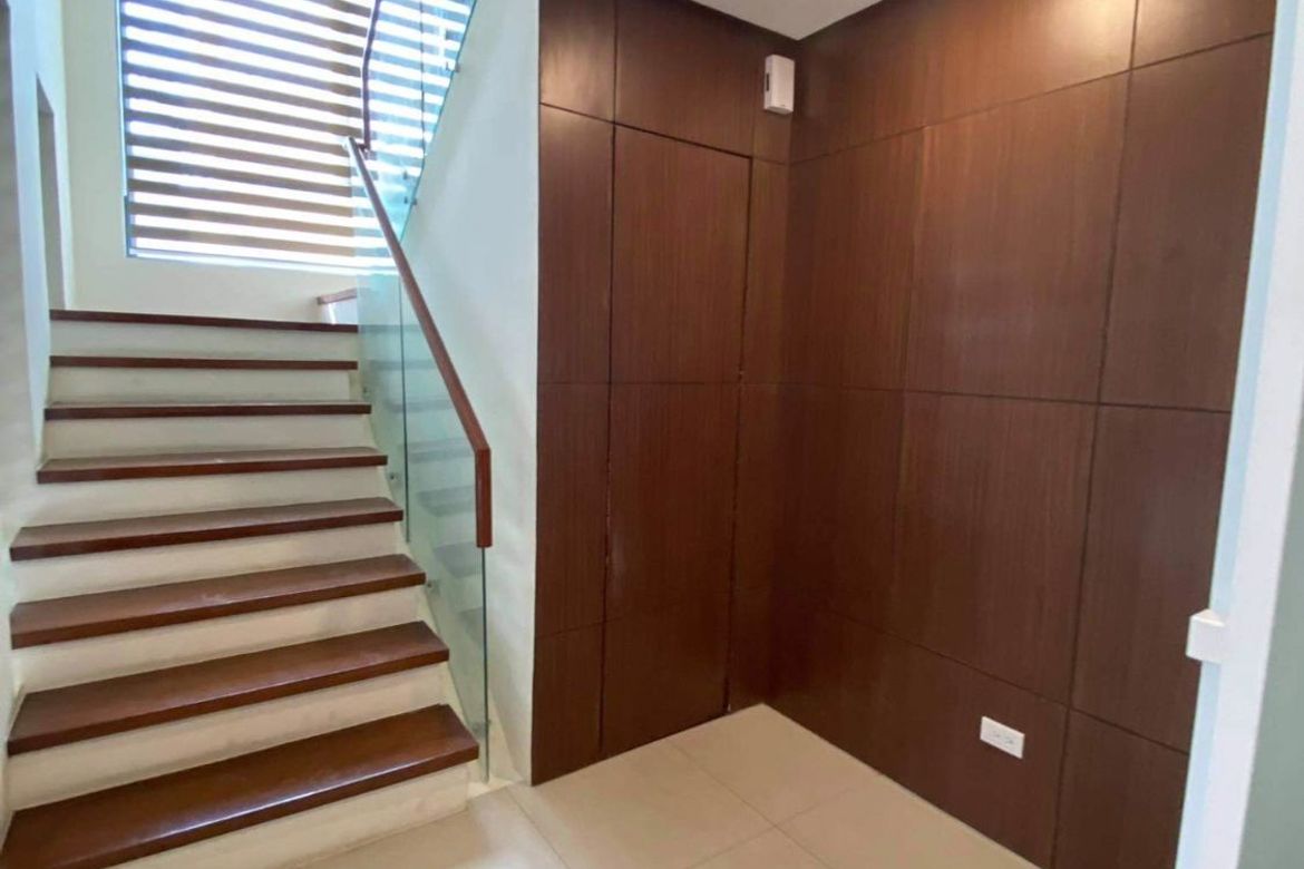 4 Bedroom Townhouse for Sale in San Miguel, Manila, Metro Manila near LRT-2 Legarda – photo 4
