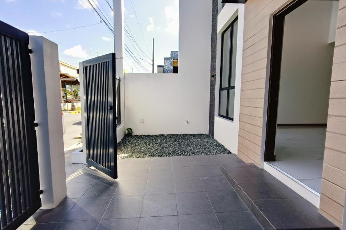 4 Bedroom Townhouse for Sale in San Miguel, Pasig, Metro Manila – photo 2