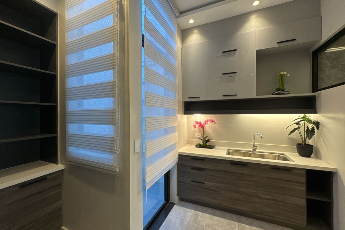 4 Bedroom Townhouse for Sale in Santa Cruz, Quezon City, Metro Manila – photo 5