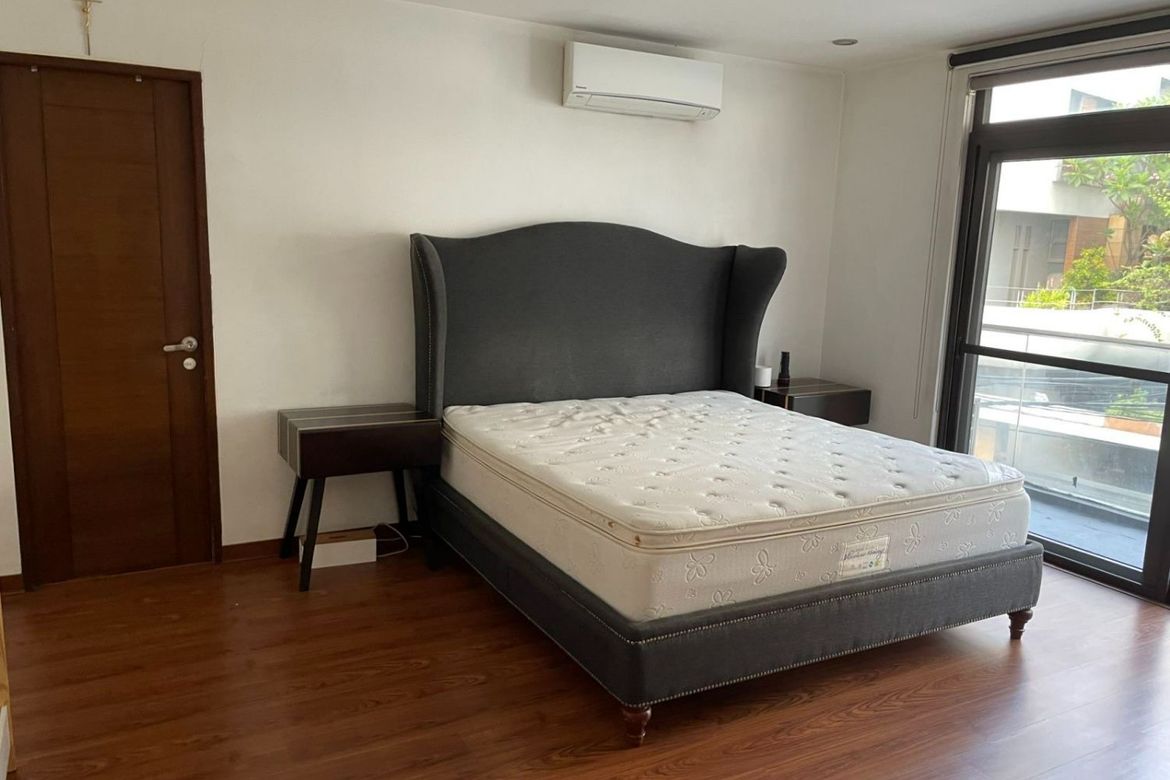 4 Bedroom Townhouse for Sale in Santa Lucia, San Juan, Metro Manila