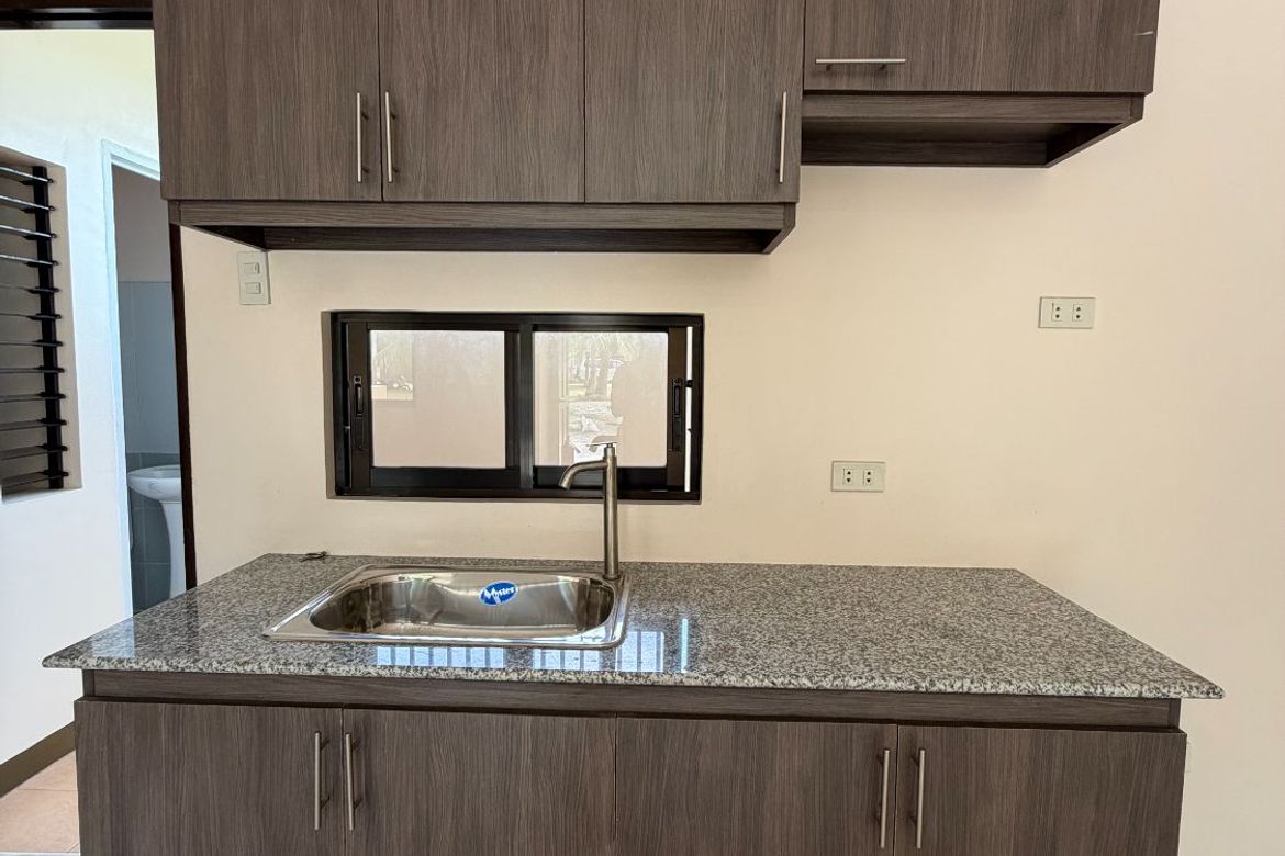 4 Bedroom Townhouse for Sale in Songculan, Dauis, Bohol