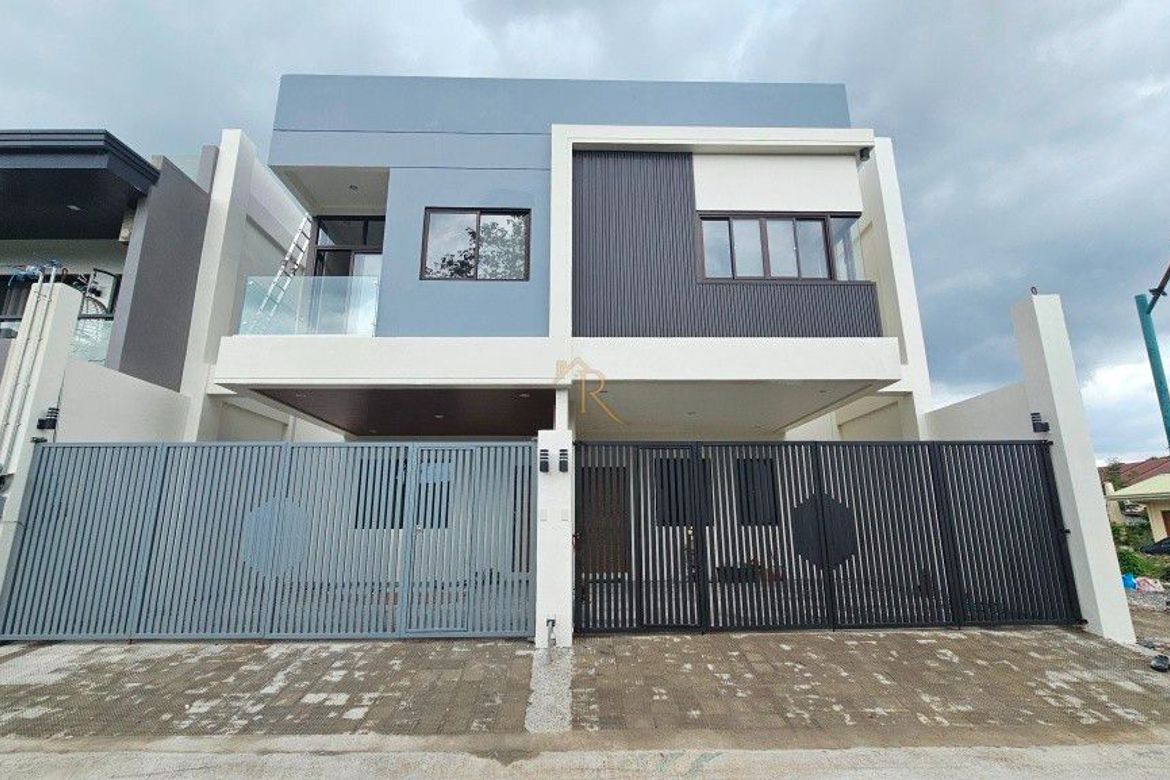 4 Bedroom Townhouse for Sale in Talon Dos, Las Piñas, Metro Manila