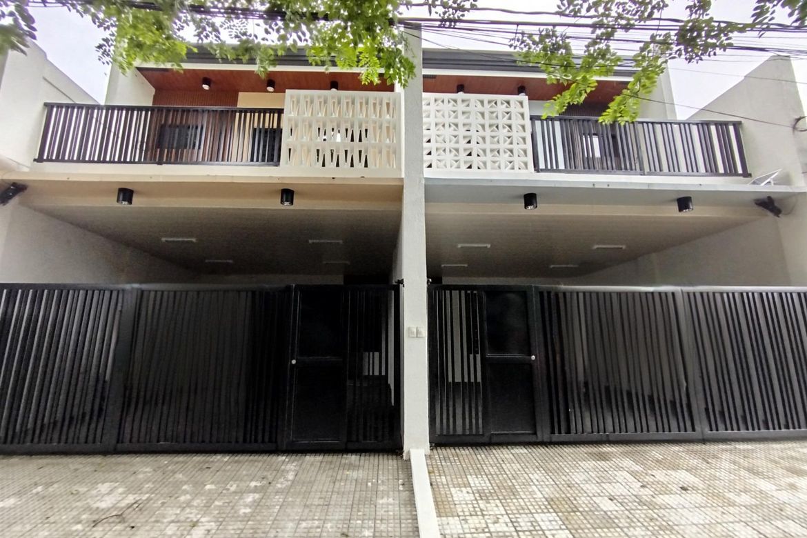4 Bedroom Townhouse for Sale in Talon Dos, Las Piñas, Metro Manila