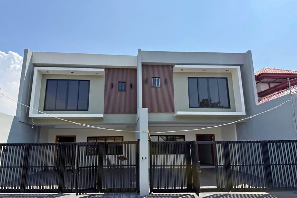 4 Bedroom Townhouse for Sale in Talon Dos, Las Piñas, Metro Manila