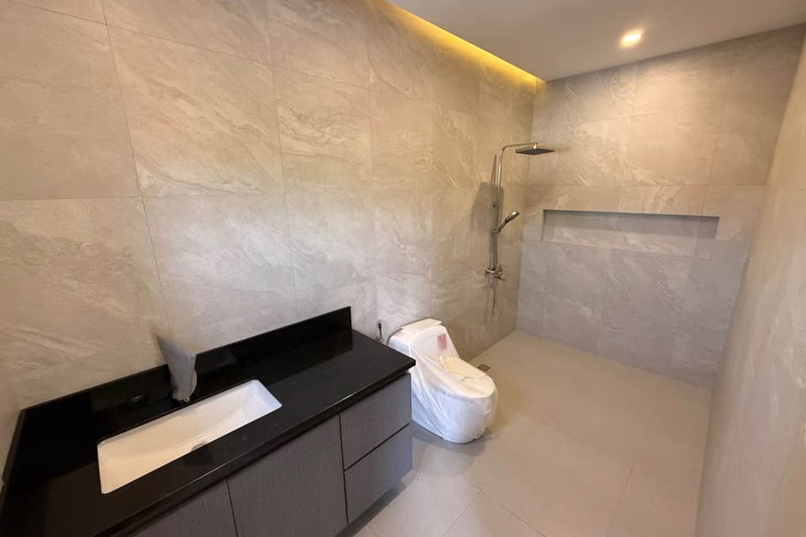 4 Bedroom Townhouse for Sale in Talon Dos, Las Piñas, Metro Manila – photo 3