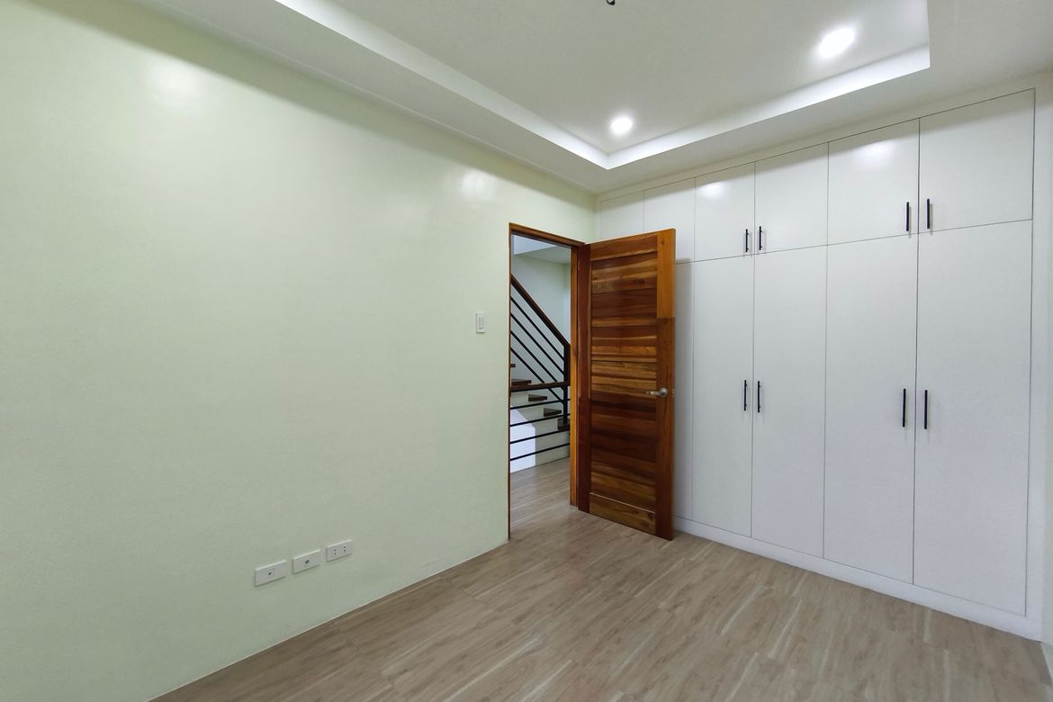 4 Bedroom Townhouse for Sale in Tandang Sora, Quezon City, Metro Manila – photo 7