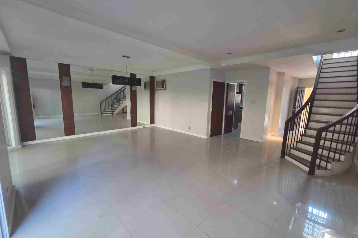 4 Bedroom Townhouse for Sale in Ugong, Pasig, Metro Manila