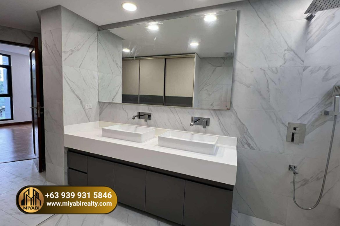 4 Bedroom Townhouse for Sale in Univ. Phil. Village, Quezon City, Metro Manila – photo 6