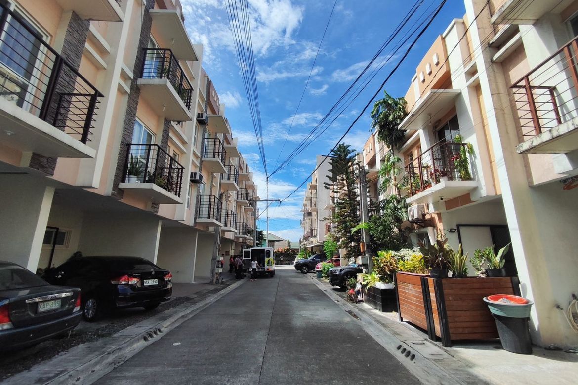 4 Bedroom Townhouse for Sale in Viente Reales, Valenzuela, Metro Manila – photo 2