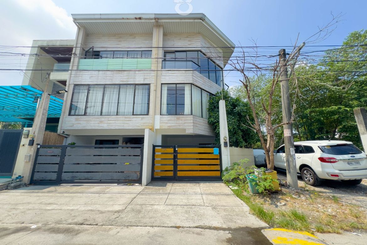 4 Bedroom Townhouse for Sale in Western Bicutan, Taguig, Metro Manila