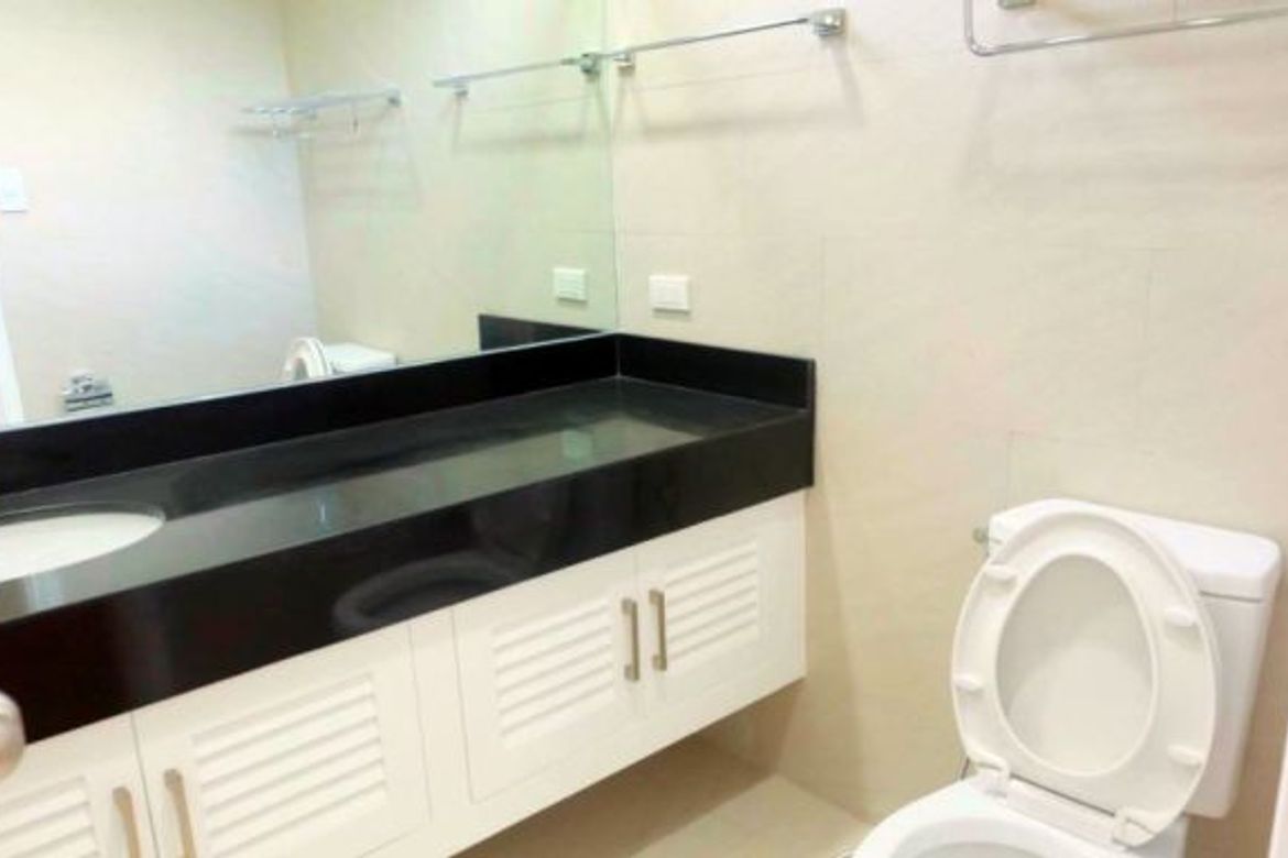 4 Bedroom Villa for Sale in Dasmariñas Village, Dasmariñas North, Makati City near MRT-3 Magallanes – photo 12
