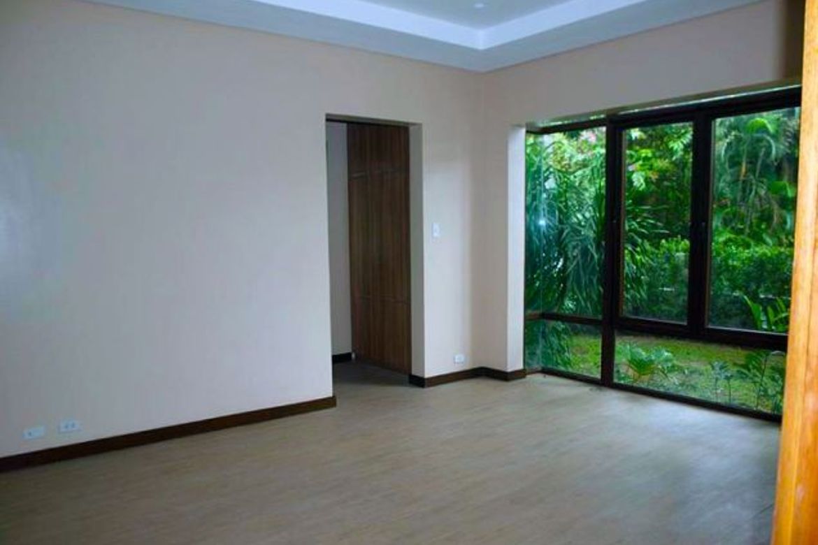 4 Bedroom Villa for Sale in Dasmariñas Village, Dasmariñas North, Makati, Metro Manila near MRT-3 Magallanes – photo 6