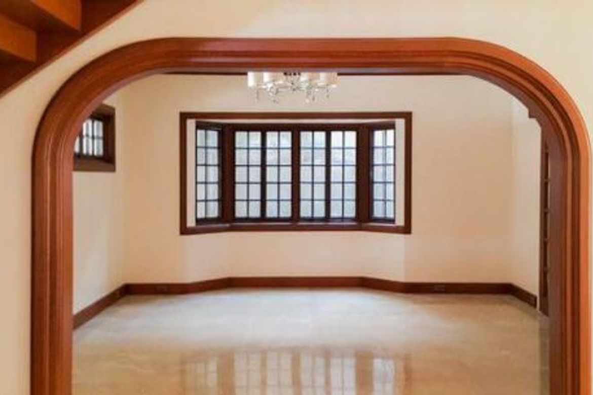 4 Bedroom Villa for Sale in San Lorenzo, Makati, Metro Manila near MRT-3 Ayala