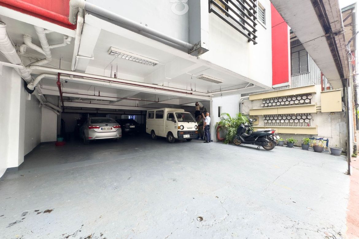 42 Bedroom Commercial for Sale in Bangkal, Makati, Metro Manila near MRT-3 Magallanes