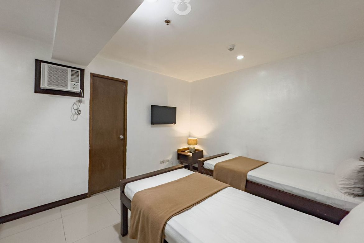 42 Bedroom Commercial for Sale in Bangkal, Makati, Metro Manila near MRT-3 Magallanes – photo 3