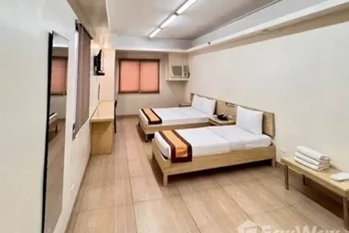 42 Bedroom Hotel / Resort for Sale in Comembo, Makati, Metro Manila – photo 2