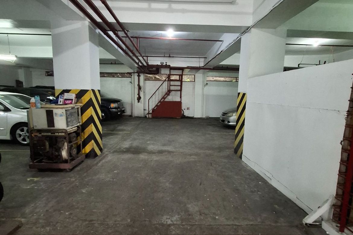 42 Bedroom Shophouse for Sale in Loyola Heights, Quezon City, Metro Manila near LRT-2 Katipunan – photo 8