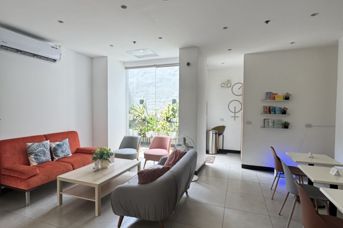 45 Bedroom Condo for Sale in Pinagkaisahan, Makati City near MRT-3 Buendia – photo 5