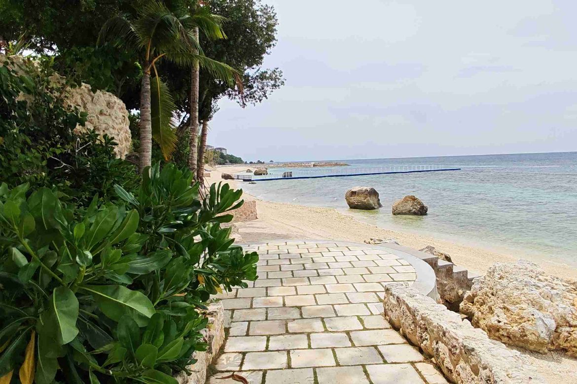 5 Bedroom Condo for Sale in Aruga Resort and Residences, Punta Engaño, Lapu-Lapu, Cebu