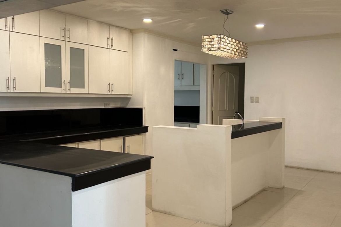 5 Bedroom Condo for Sale in Ayala Alabang Village, New Alabang Village, Muntinlupa, Metro Manila – photo 3