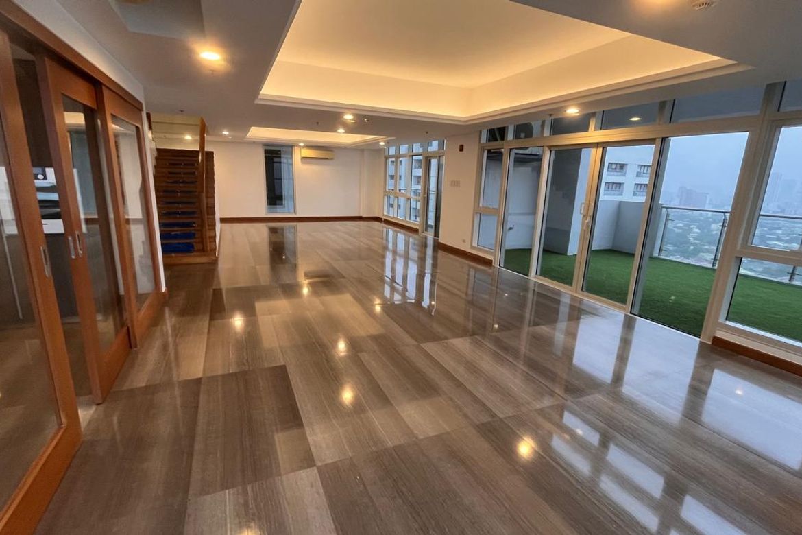 5 Bedroom Condo for Sale in Kaunlaran, Quezon City, Metro Manila near LRT-2 Betty Go-Belmonte – photo 7