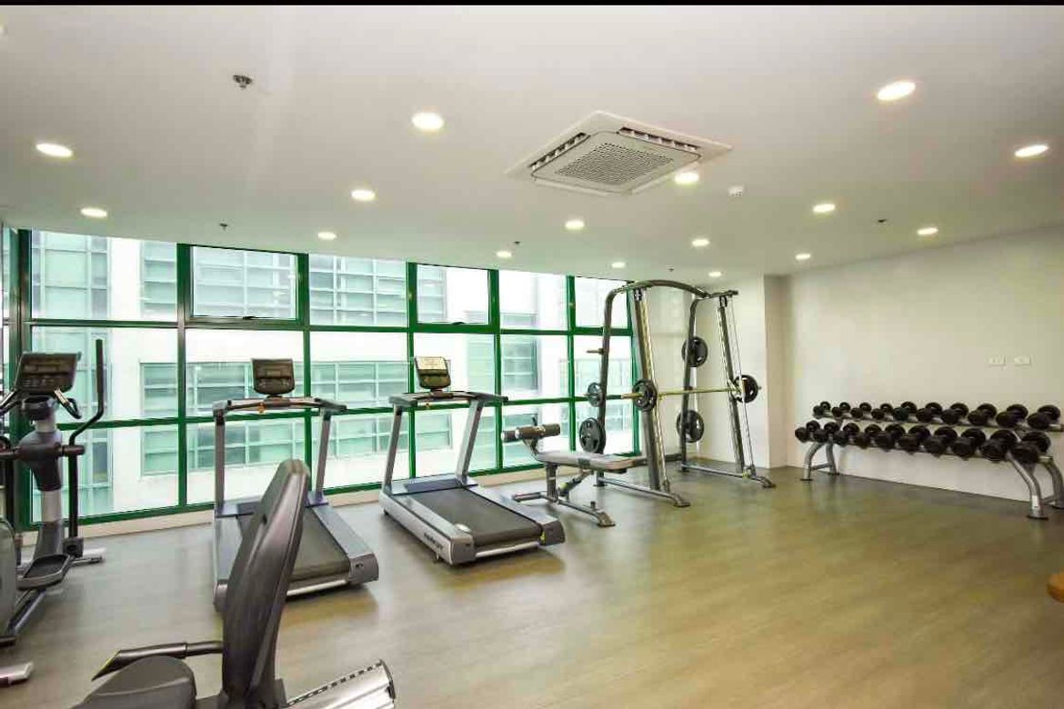 5 Bedroom Condo for Sale in South Triangle, Quezon City, Metro Manila near MRT-3 Kamuning – photo 3