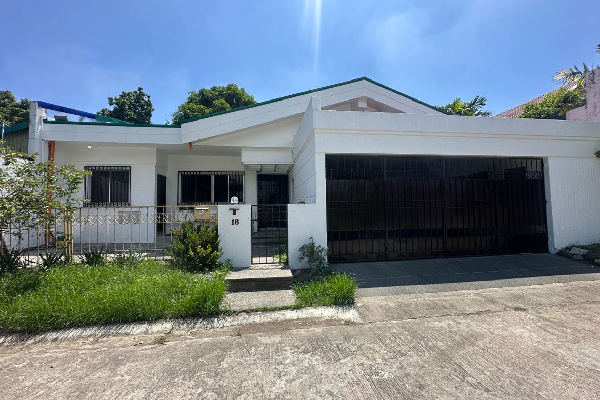 5 Bedroom House for Rent in BF Homes, Parañaque, Metro Manila photo 4