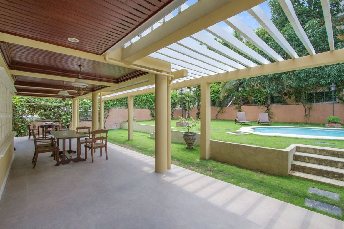 5 Bedroom House for Rent in Cabancalan, Mandaue, Cebu
