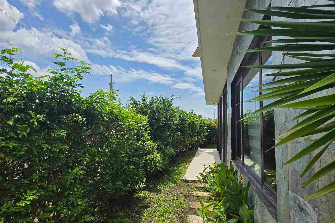 5 Bedroom House for Rent in Canlubang, Calamba, Laguna photo 6