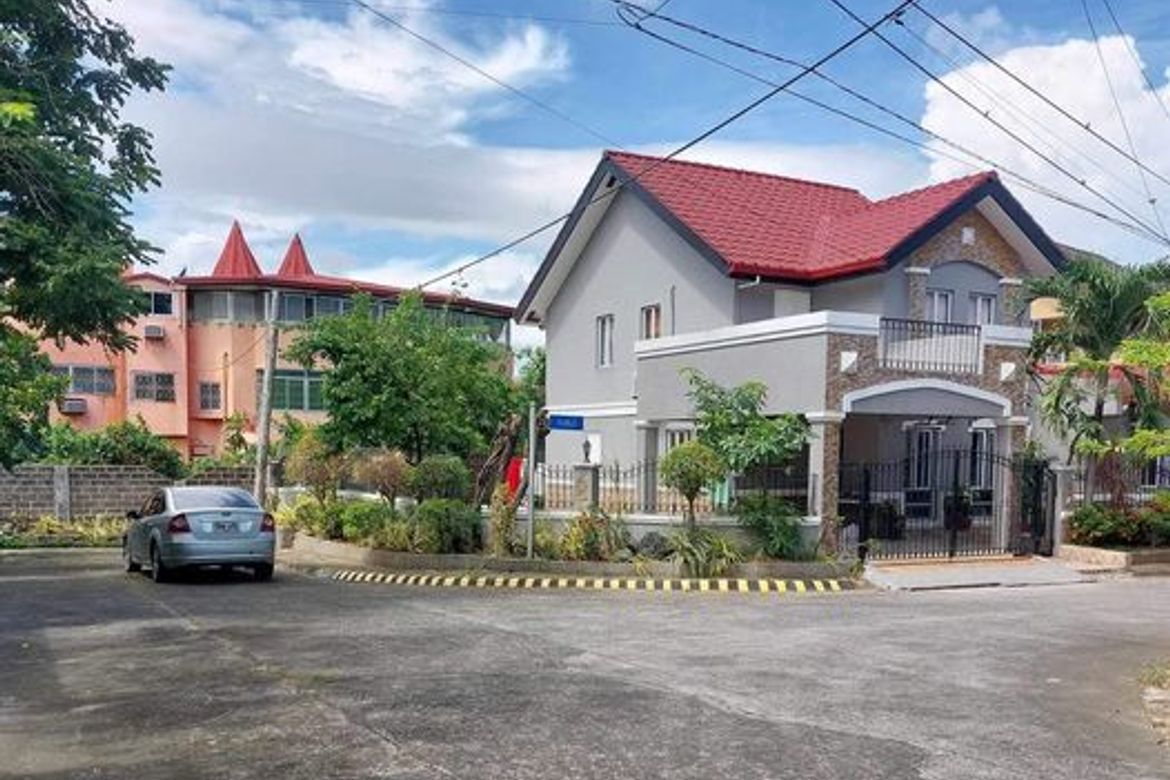 5 Bedroom House for Rent in CITTA ITALIA, Molino II, Bacoor, Cavite photo 2
