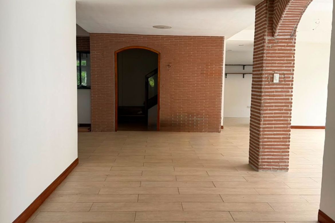 5 Bedroom House for Rent in Cupang, Muntinlupa, Metro Manila photo 6