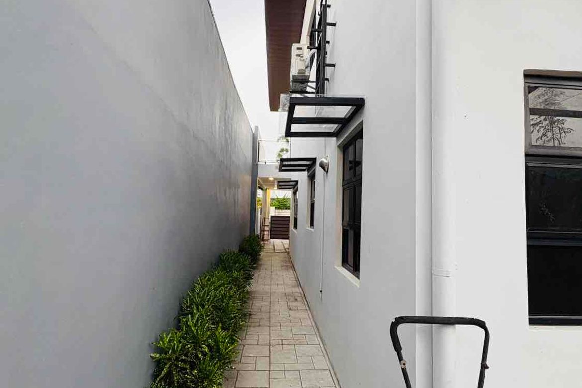 5 Bedroom House for Rent in Cutcut, Angeles, Pampanga photo 8