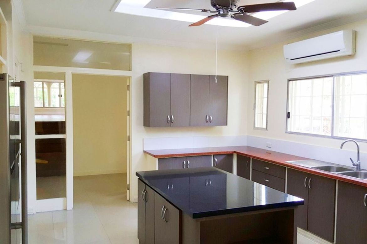 5 Bedroom House for Rent in Dasmariñas North, Makati, Metro Manila photo 7