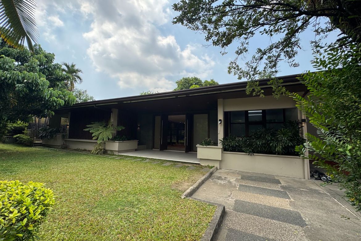 5 Bedroom House for Rent in Forbes Park North, Makati, Metro Manila near MRT-3 Buendia