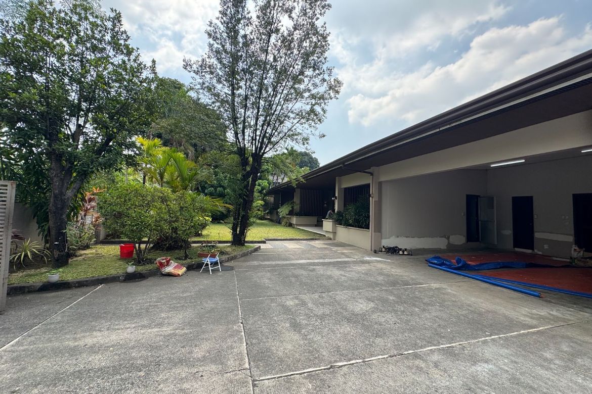 5 Bedroom House for Rent in Forbes Park North, Makati, Metro Manila near MRT-3 Buendia photo 3