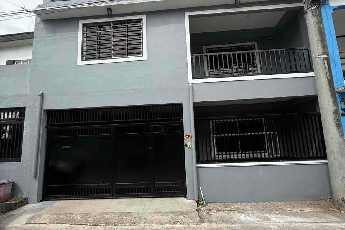 5 Bedroom House for Rent in Lantic, Carmona, Cavite