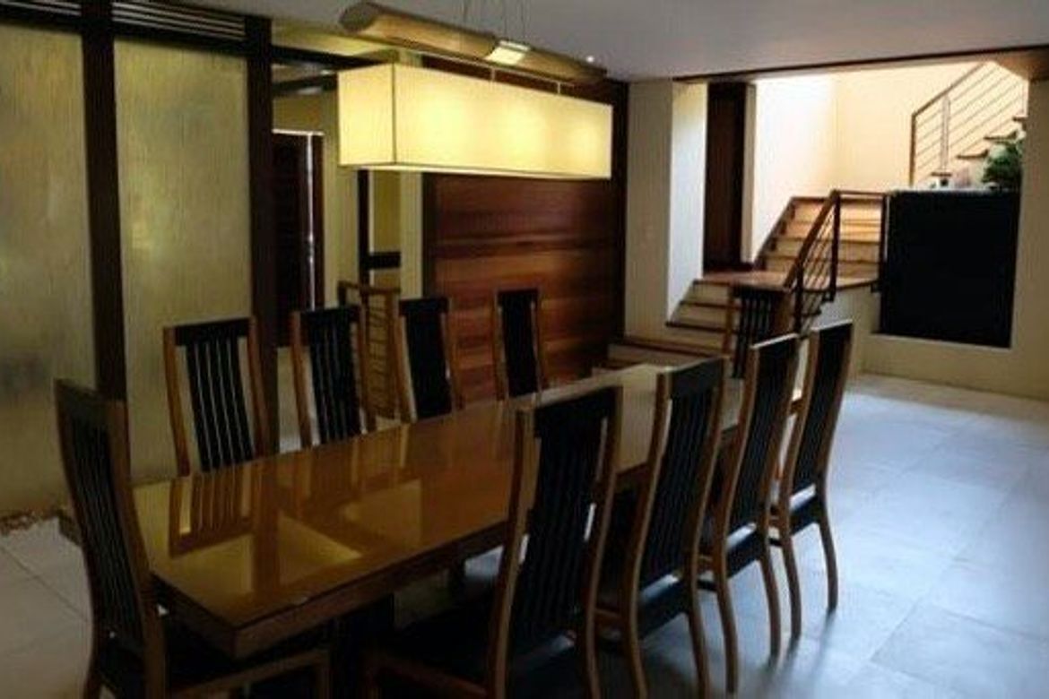 5 Bedroom House for Rent in LOYOLA GRAND VILLAS, Ramon Magsaysay, Quezon City, Metro Manila near LRT-1 Roosevelt photo 3