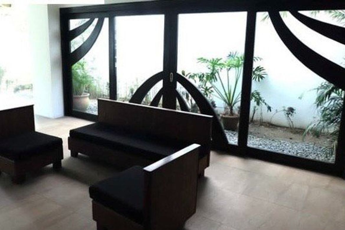 5 Bedroom House for Rent in LOYOLA GRAND VILLAS, Ramon Magsaysay, Quezon City, Metro Manila near LRT-1 Roosevelt photo 5