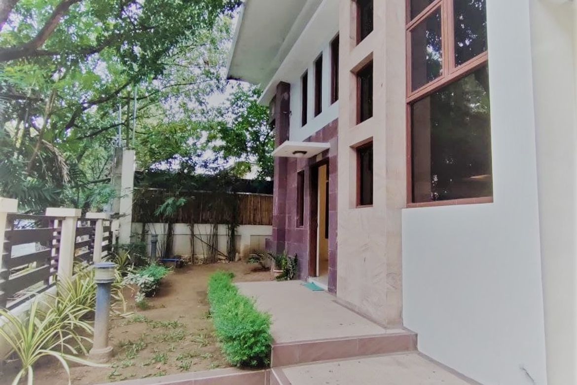 5 Bedroom House for Rent in Magallanes Village, Magallanes, Makati, Metro Manila near MRT-3 Magallanes photo 2