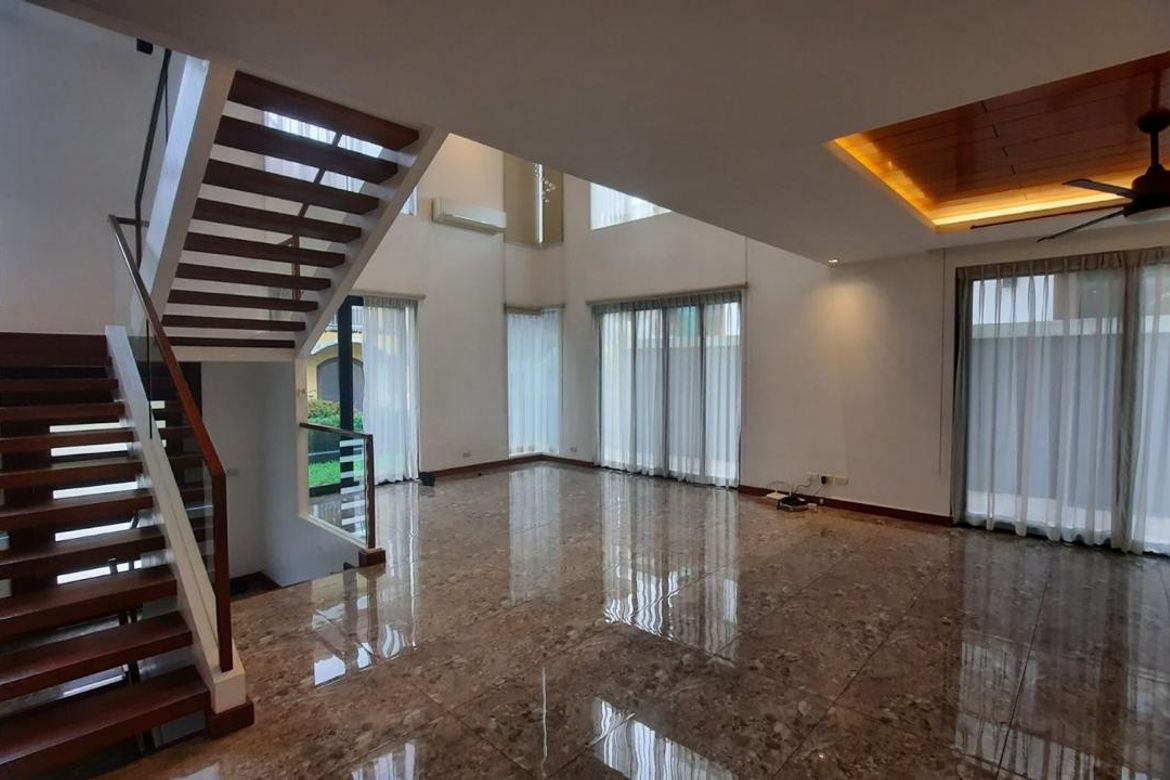 5 Bedroom House for Rent in McKinley Hill, Taguig, Metro Manila photo 2