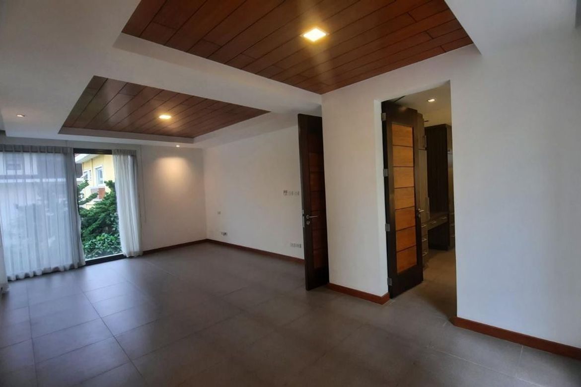 5 Bedroom House for Rent in McKinley Hill, Taguig, Metro Manila photo 4
