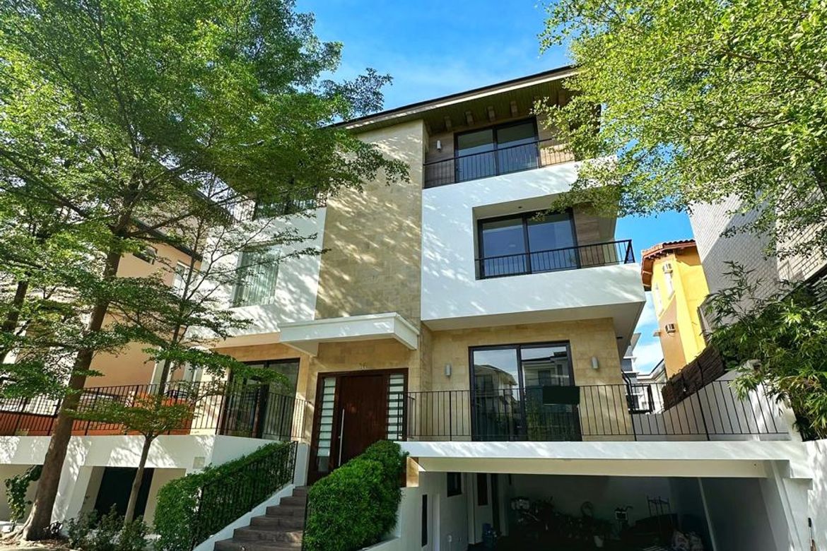 5 Bedroom House for Rent in McKinley Hill Village, McKinley Hill, Taguig, Metro Manila