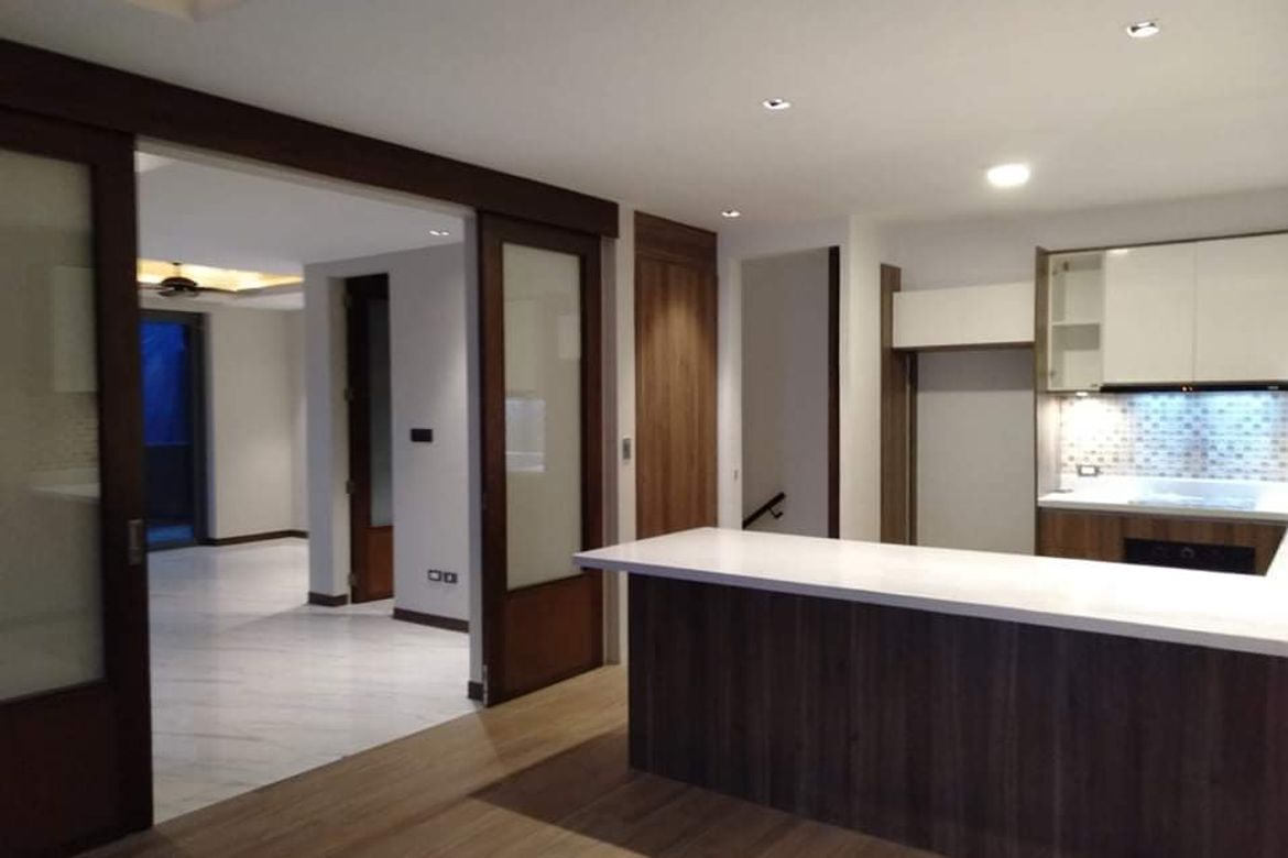 5 Bedroom House for Rent in McKinley Hill Village, McKinley Hill, Taguig, Metro Manila