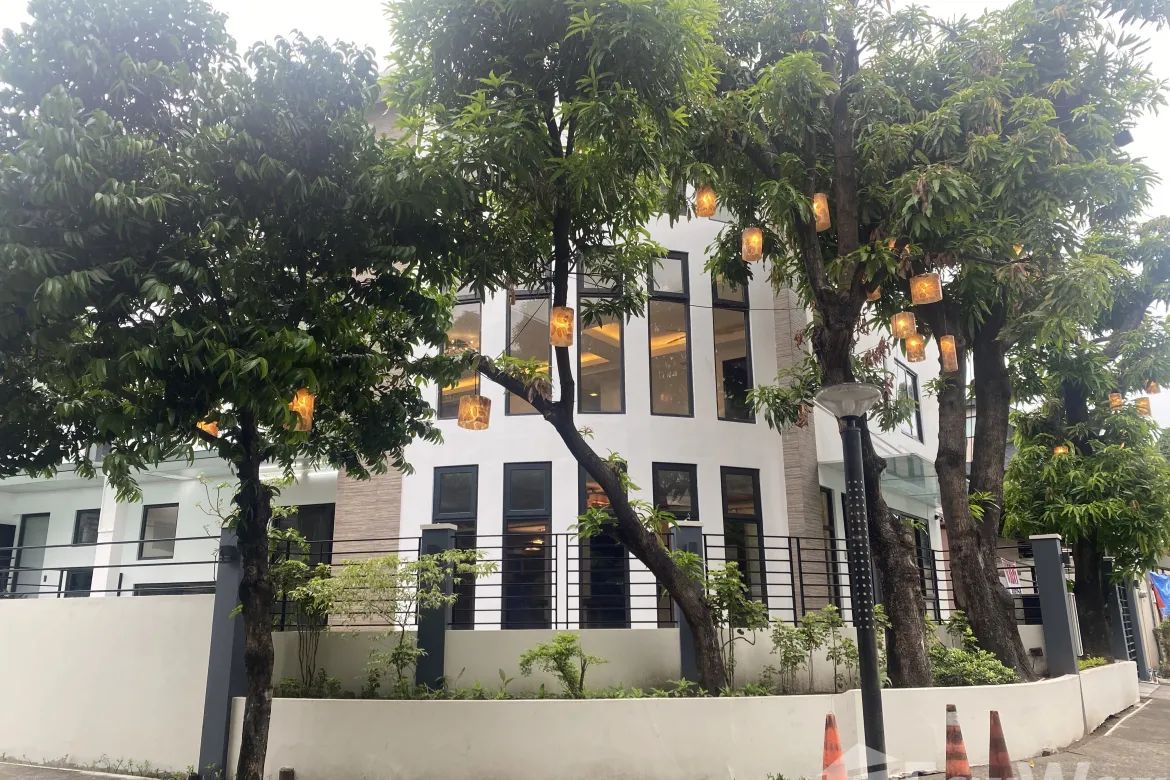 5 Bedroom House for Rent in San Antonio, Makati, Metro Manila