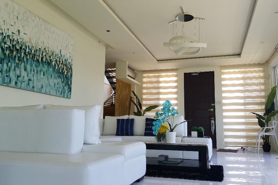 5 Bedroom House for Rent in Santa Clara Norte, Pila, Laguna