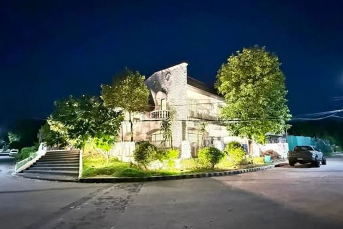 5 Bedroom House for Rent in Ugong, Pasig, Metro Manila