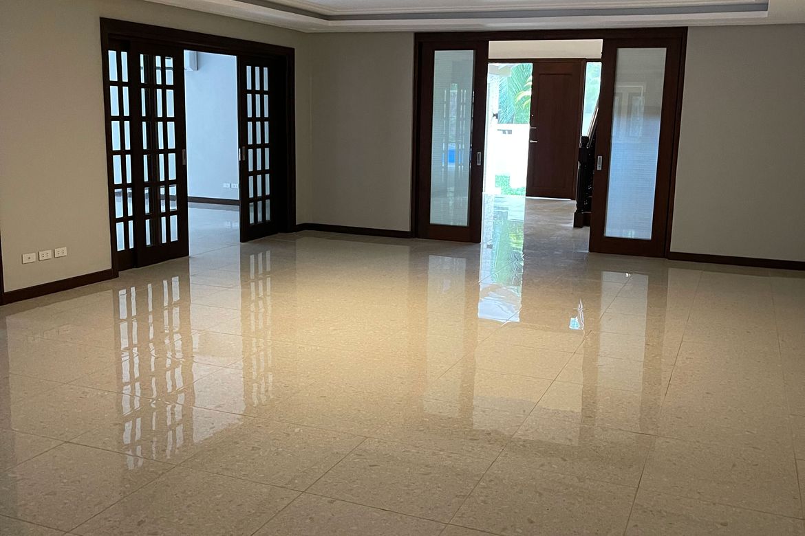 5 Bedroom House for Rent in Urdaneta Village, Bangkal, Makati, Metro Manila near MRT-3 Magallanes photo 8