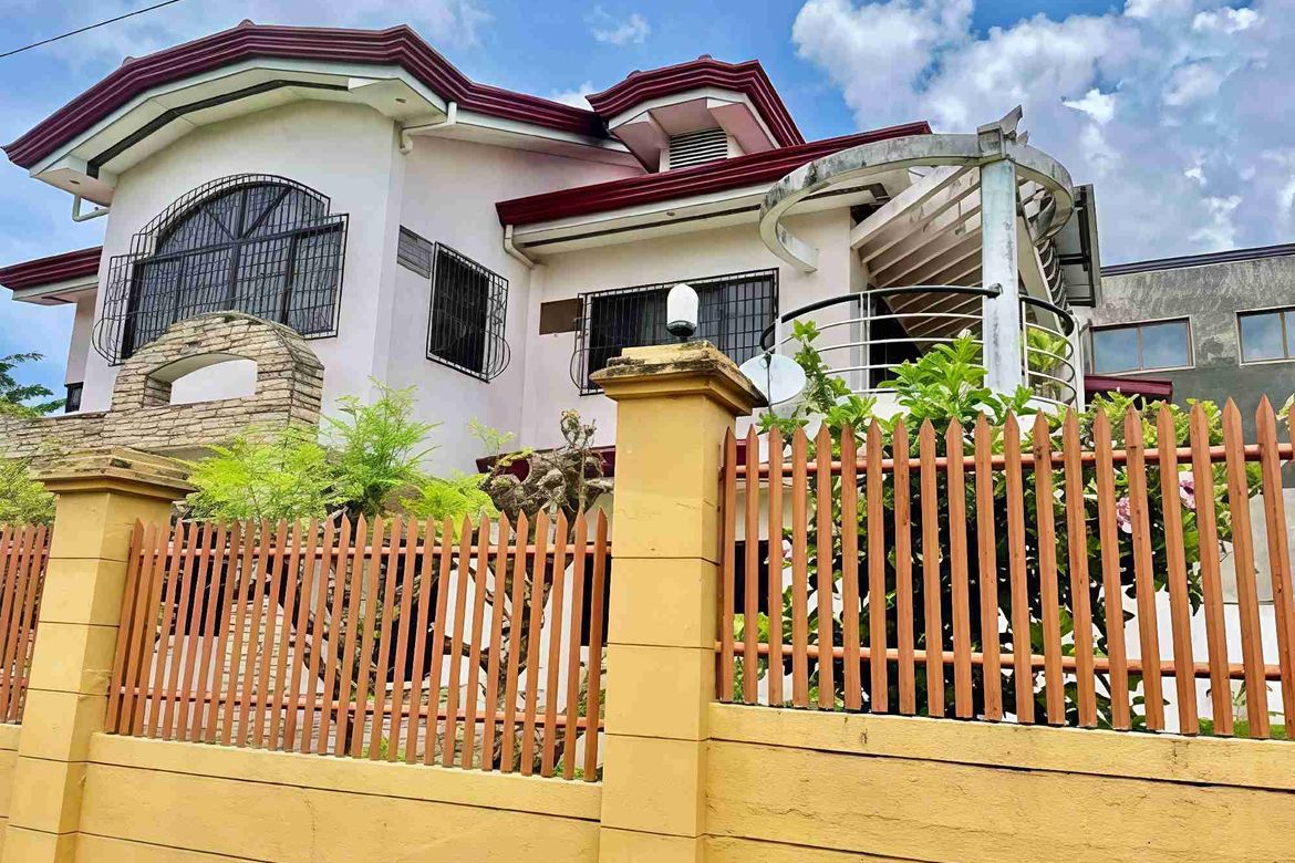 5 Bedroom House for Sale in Agus, Lapu-Lapu, Cebu